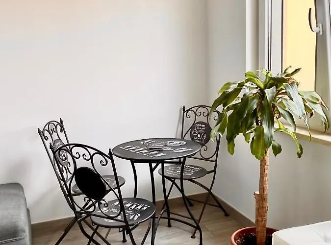 Tres Joli Bed & Breakfast