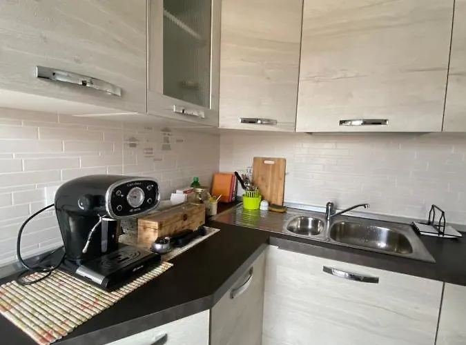 Tres Joli Bed & Breakfast